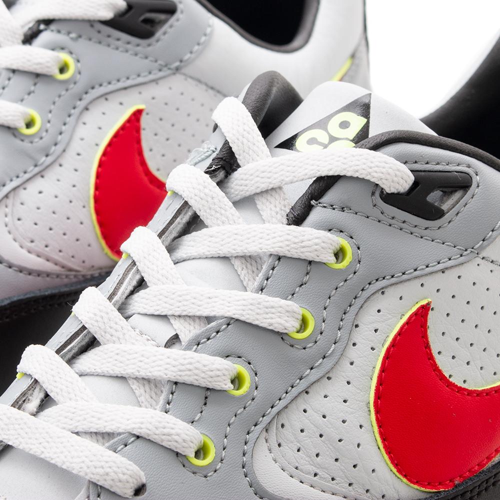 AO3116-001 Nike ACG Air Wildwood Pure Platinum / Comet Red 