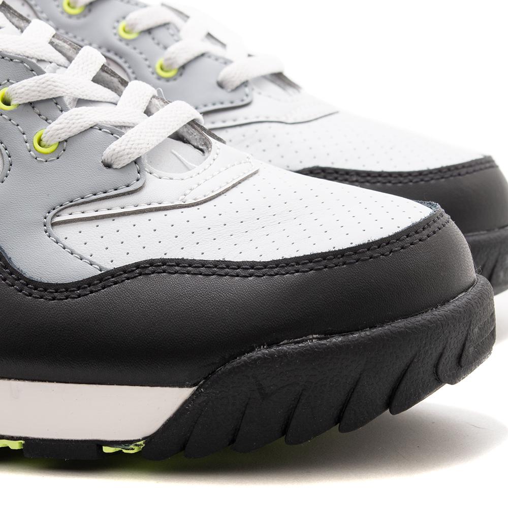 AO3116-001 Nike ACG Air Wildwood Pure Platinum / Comet Red 